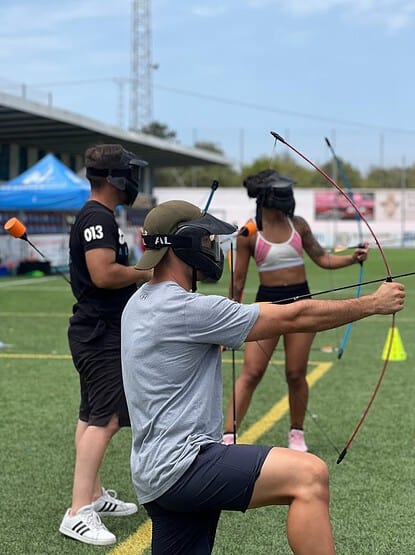Batallas con Arcos - Equipo mixo de solteros en el juego de batallas con arco